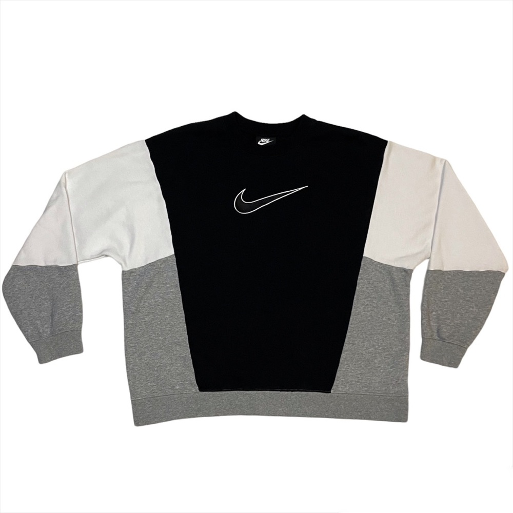Sold- Nike Sportswear Women's Crewneck Sweatshirt - Picture 3 of 14
